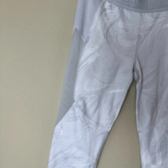 ABERCROMBIE & FITCH White & grey swirl pattern mesh inset crop leggings size XS - Picture 11 of 15